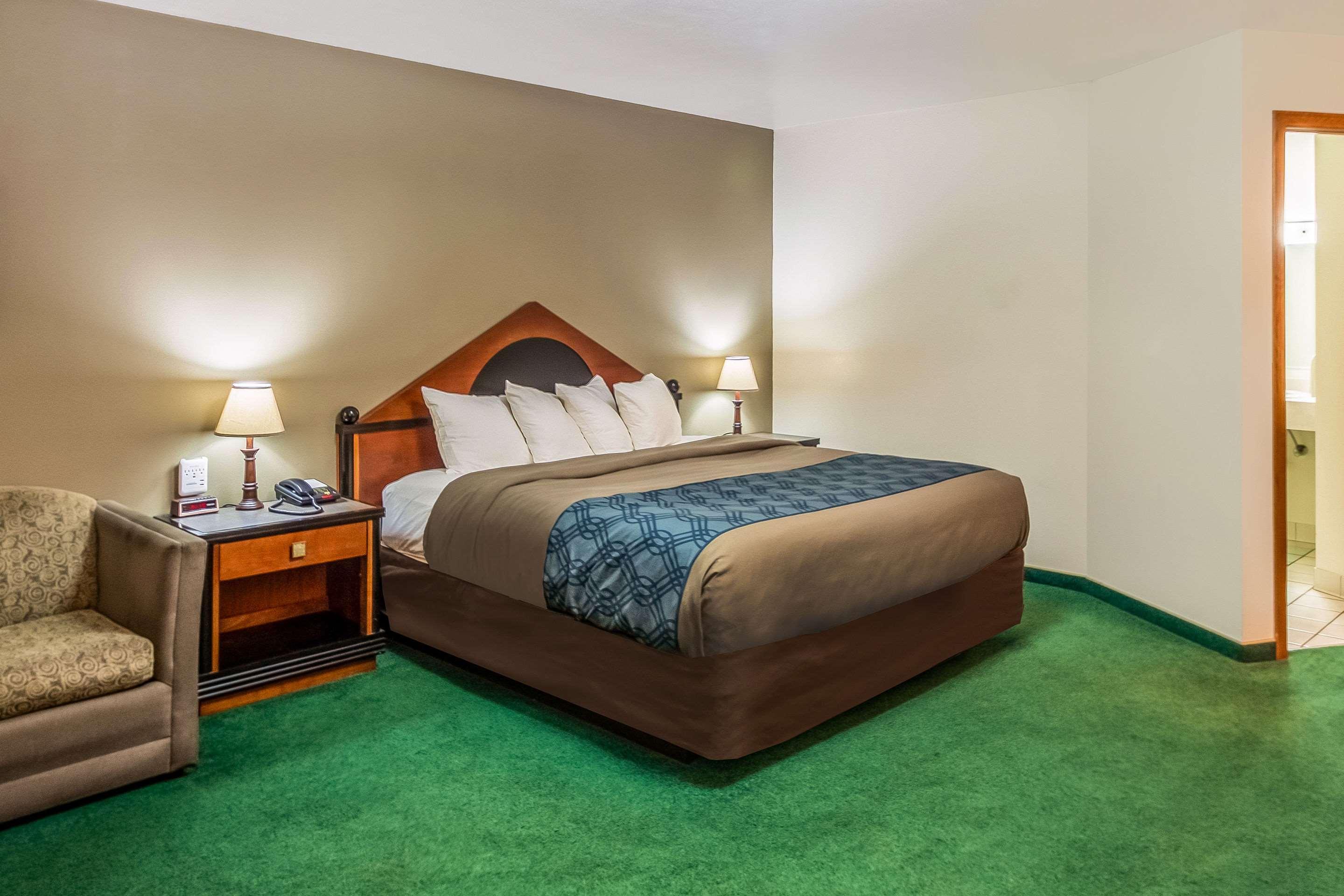 Econo Lodge Waupaca Dış mekan fotoğraf